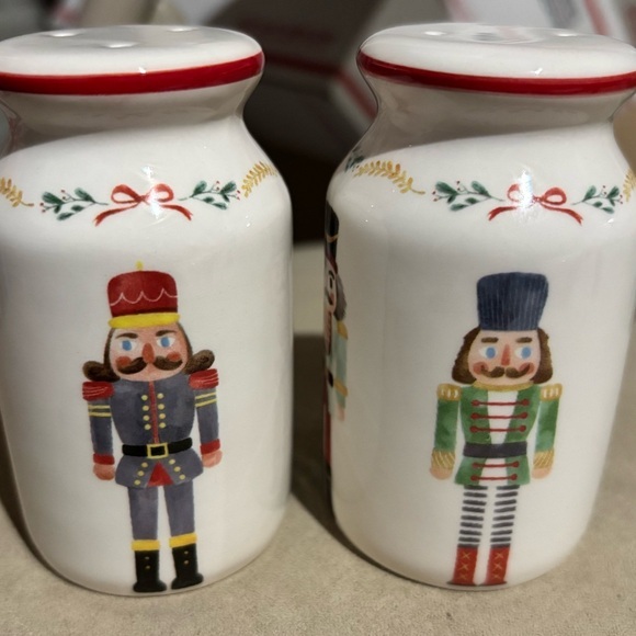 kirklands Home Other - Kirkland's Home Nutcracker Ceramic Salt and Pepper Shaker Set with Tray NEW